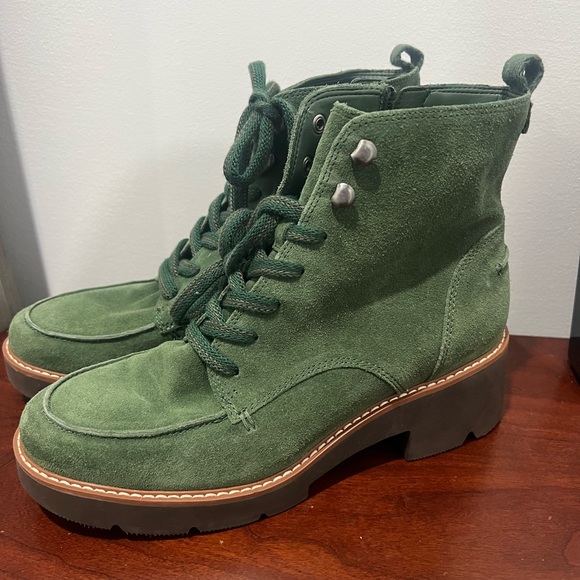 Naturalized sole booties - Picture 2 of 3